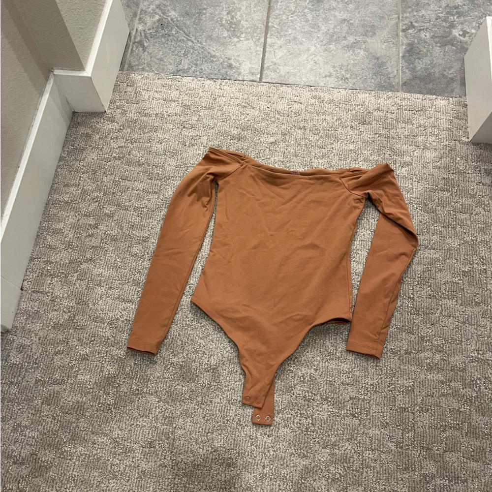 nuuds Brown Off-Shoulder Bodysuit